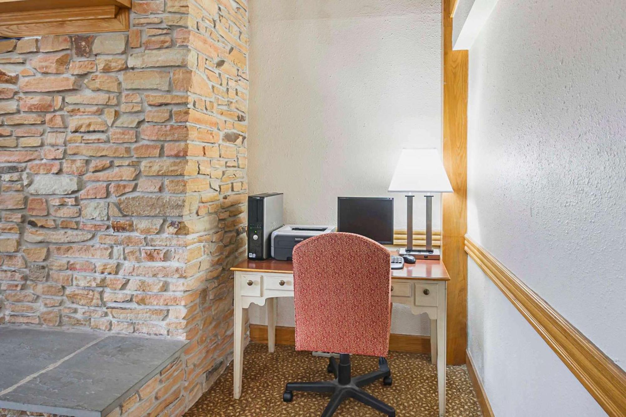 Quality Inn & Suites Harrington - Milford Kültér fotó